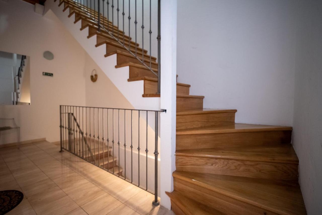 Ivo Apartma *